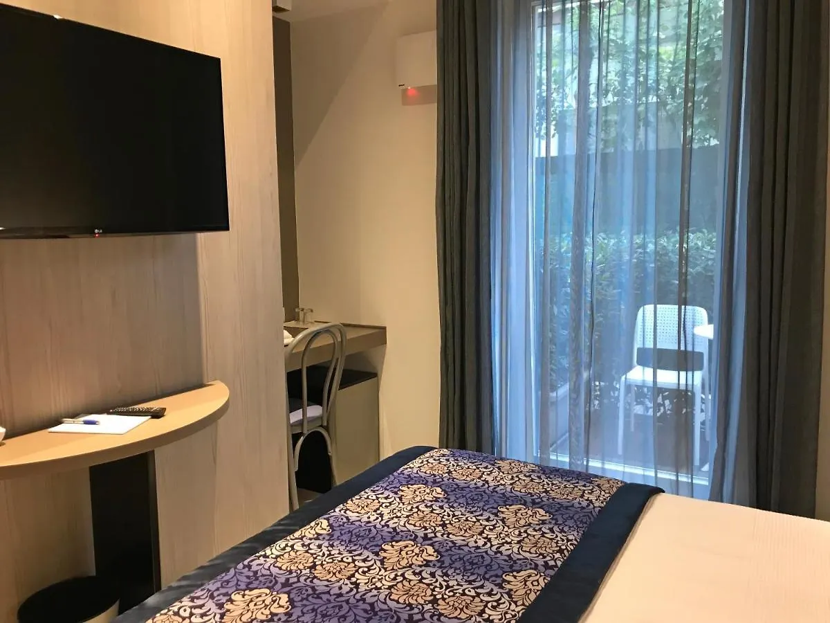 ***  Hotel Villa Hermosa 리치오네 이탈리아
