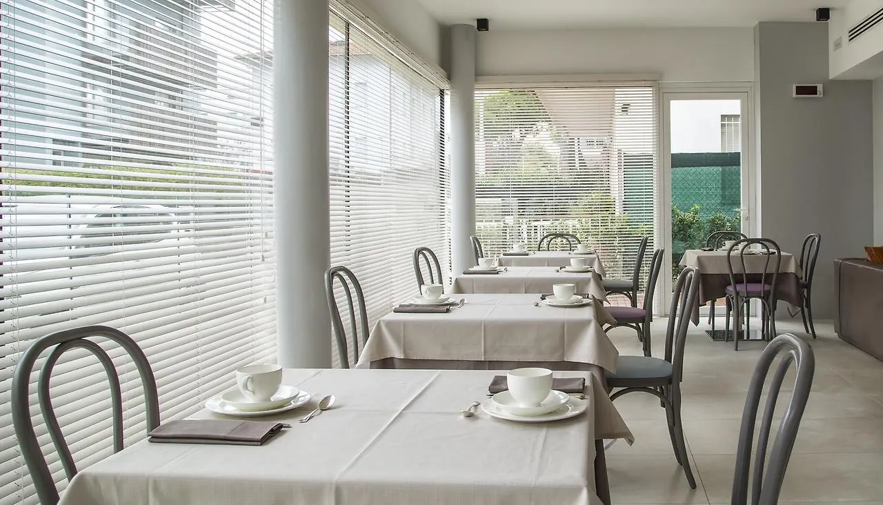 Hotel Villa Hermosa 리치오네