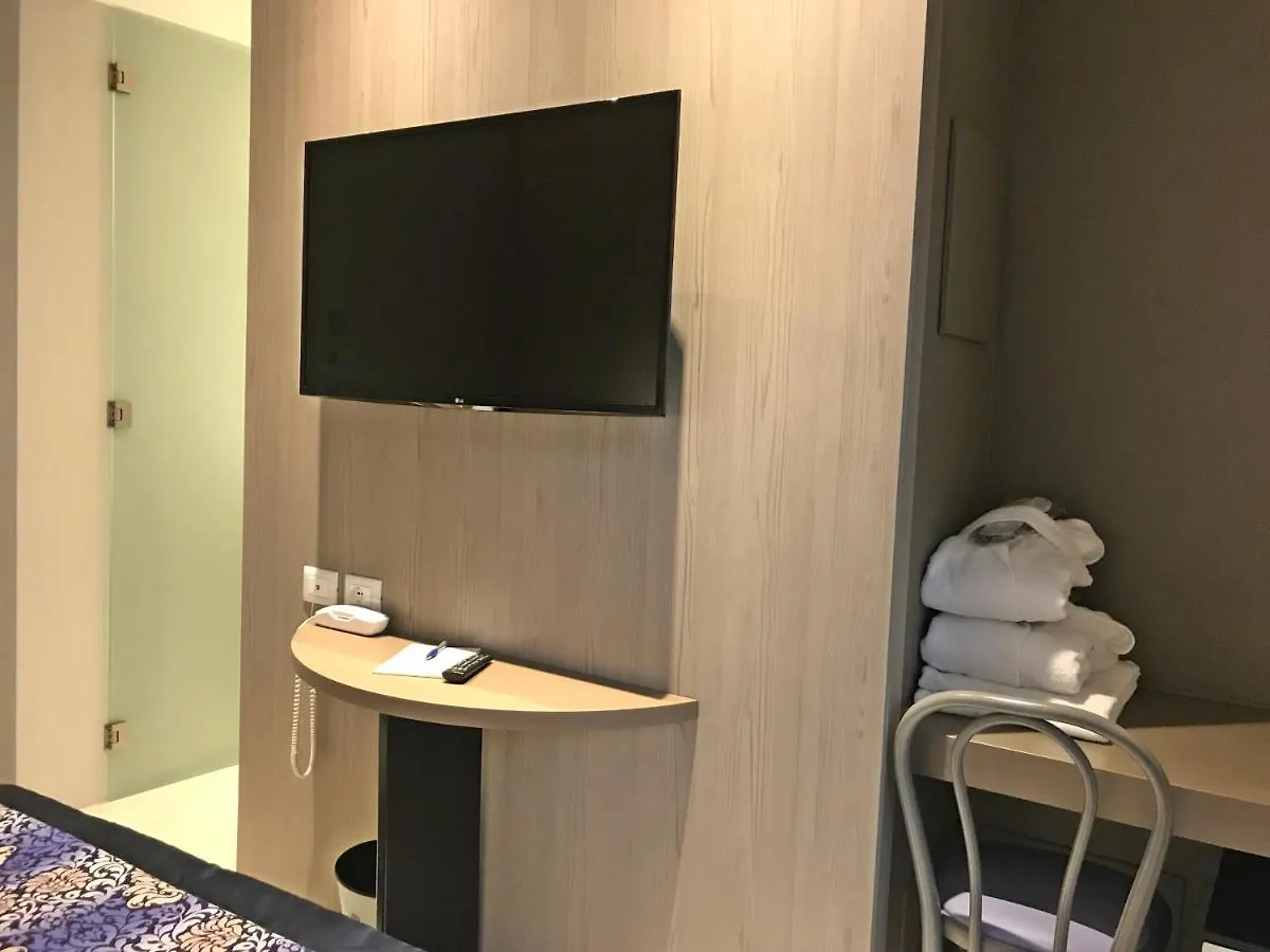 Hotel Villa Hermosa 리치오네